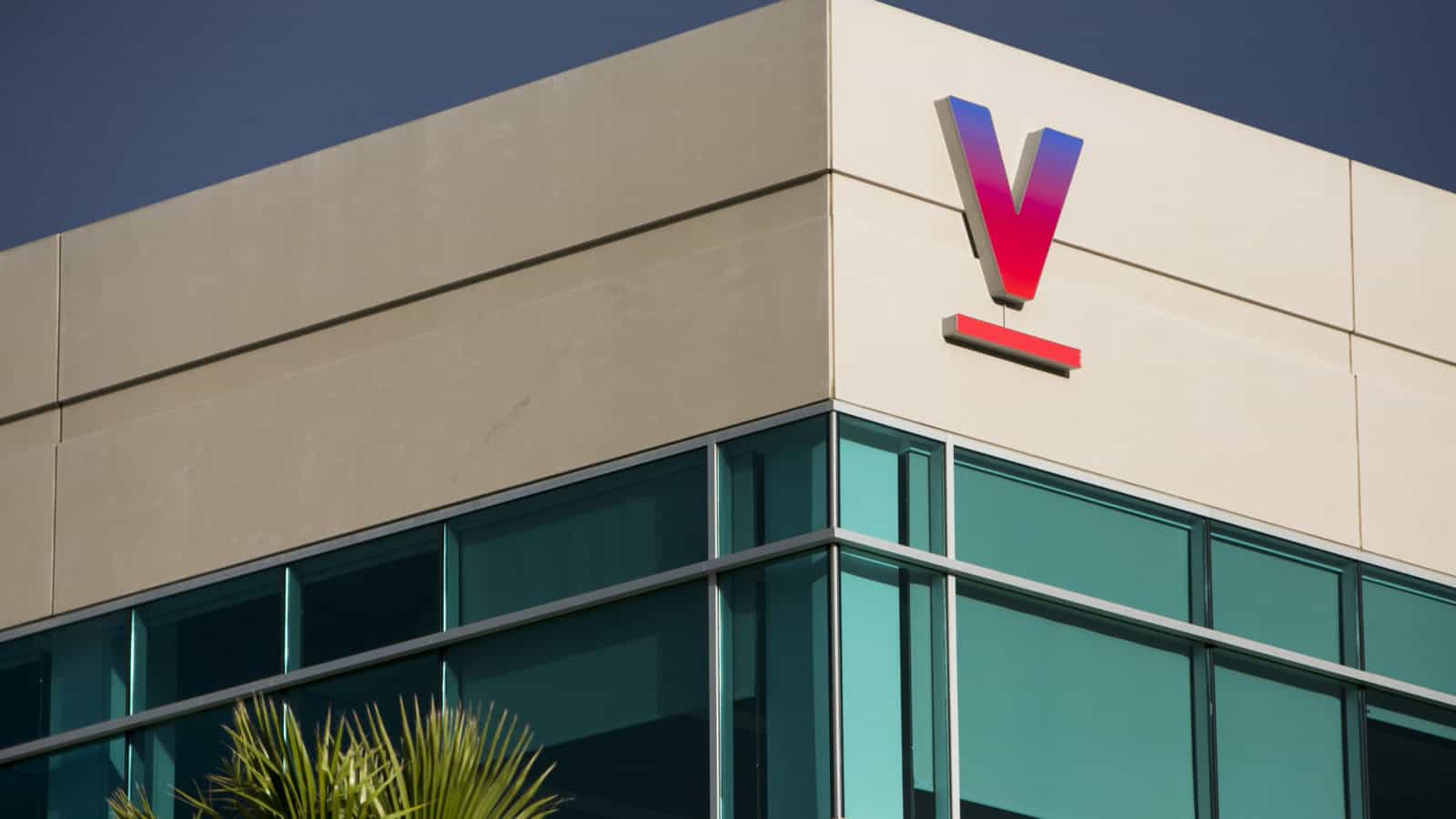 Alphabet spinout Verily raises $1 billion as it looks to harness health data